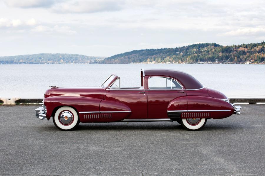  Cadillac Series 60 Special Town Brougham by Derham 1942 года  (фото 20 из 22)